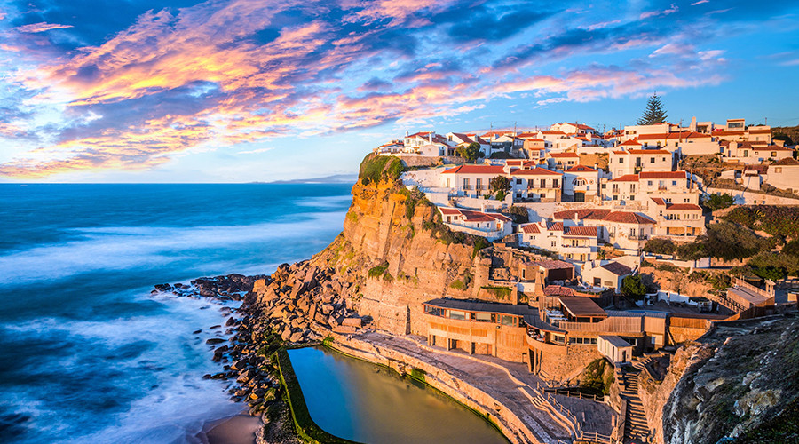 Travlele: Exploring the World Without Breaking the Bank
