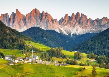 Best Mountain Towns for Summer Vacations: Discover Scenic Destinations for Your Next Getaway